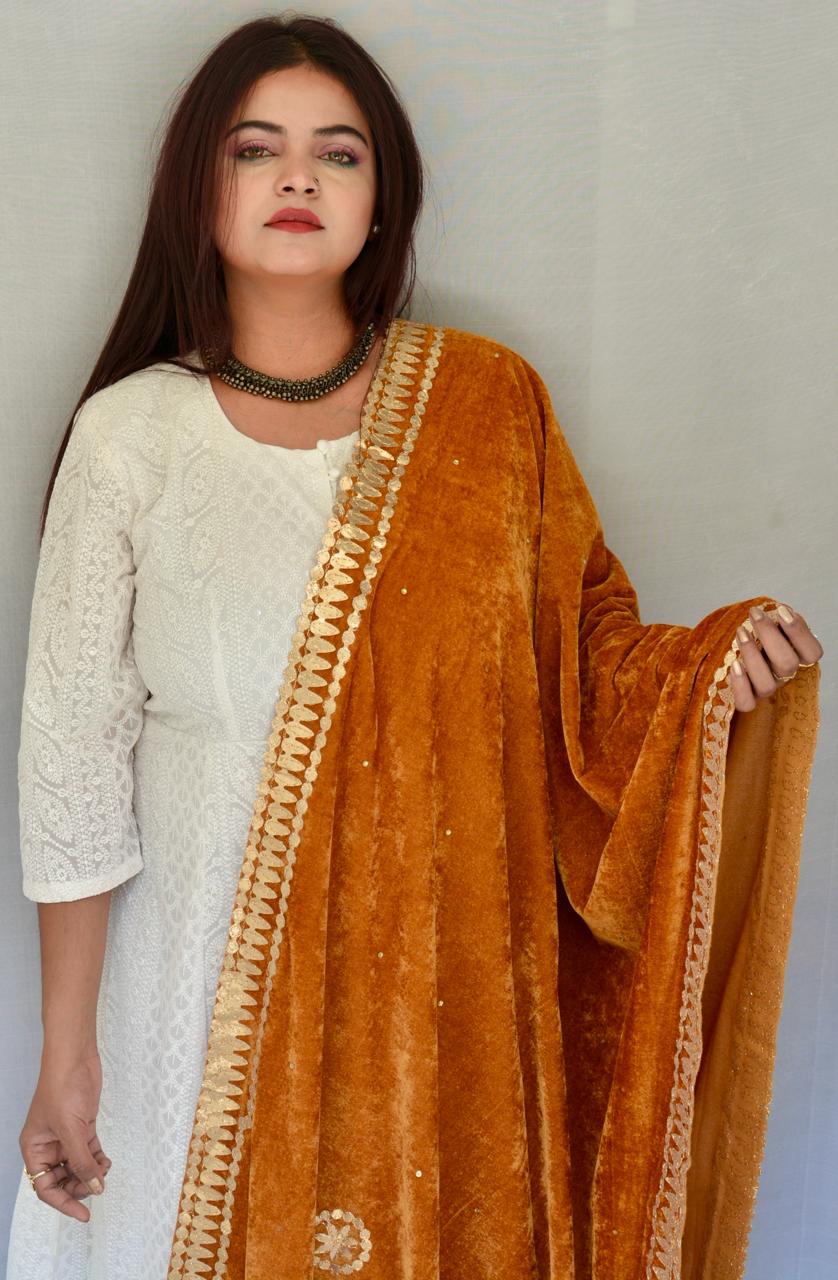 Gotta patti Mustard yellow Velvet dupatta - Vaaniari